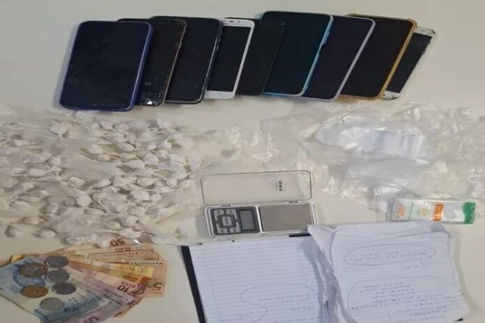 policia-prende-tres-suspeitos-de-trafico-de-drogas-em-tanque-novo