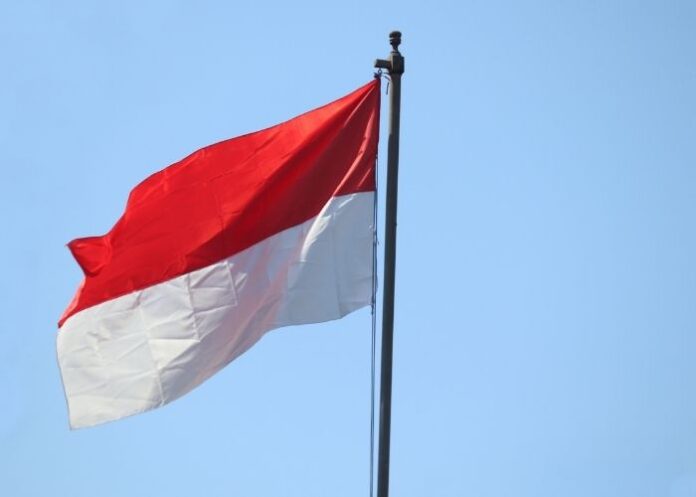igreja-e-invadida-por-muculmanos-e-duas-criancas-ficam-feridas-na-indonesia