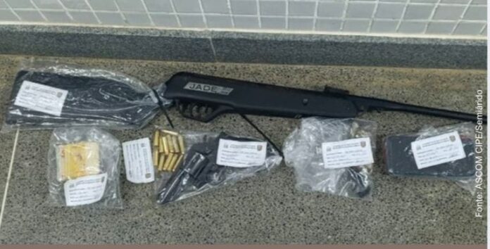 cipe-semiarido-recupera-carro-roubado-e-apreende-armas-e-drogas-em-irece