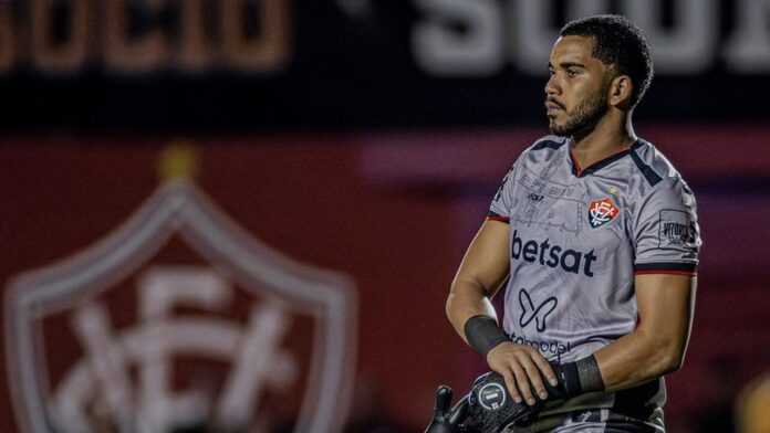 saiba-onde-esta-o-problema-no-vitoria-para-lucas-arcanjo