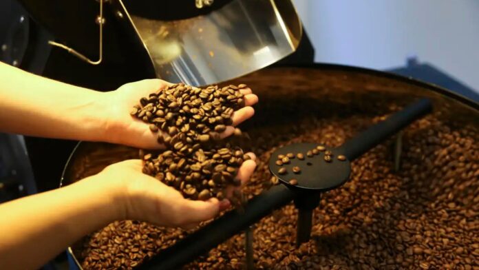 alvo-de-tarifaco-dos-eua,-cafe-brasileiro-vai-parar-na-china;-entenda