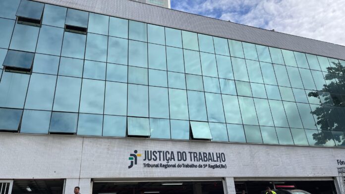 trt-ba-mantem-demissao-por-justa-causa-de-funcionario-que-publicou-videos-depreciativos-sobre-a-empresa