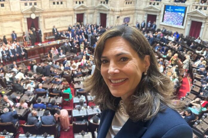 deputada-republicana-defende-bolsonaro-e-ataca-moraes-nas-redes