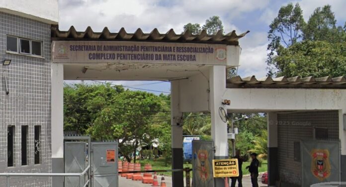 major-da-pm-suspeito-de-facilitar-entrada-de-celular-em-penitenciaria-de-salvador-e-exonerado