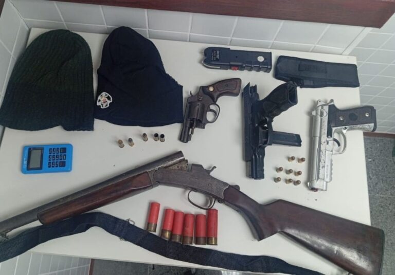 troca-de-tiros-na-regiao-de-feira-termina-com-policial-ferido-e-tres-suspeitos-mortos