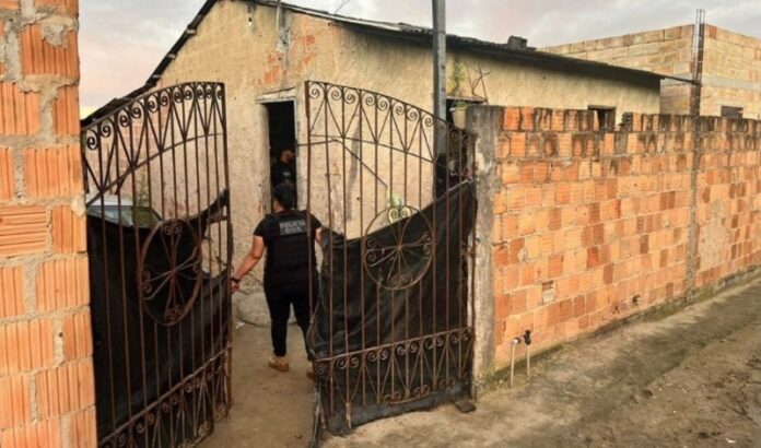 policia-civil-cumpre-mandado-de-busca-e-apreensao-em-porto-seguro