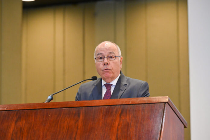 constituicao-nao-esta-em-negociacao,-diz-mauro-vieira-sobre-tarifaco-de-trump