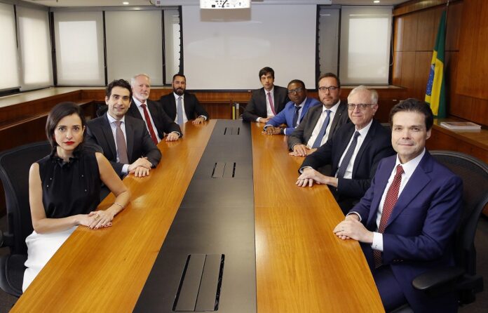 apos-manter-selic-em-15%-ao-ano,-copom-diz-que-‘seguira-vigilante’-e-fala-sobre-possiveis-ajustes-em-‘passos-futuros’
