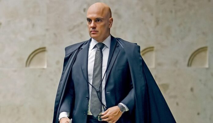 moraes-autoriza-filhos-e-netos-de-bolsonaro-a-visita-lo-em-casa