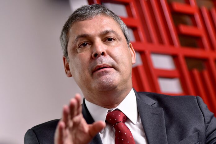 lindbergh-critica-obstrucao-feita-por-oposicao:-“golpe-continuado”