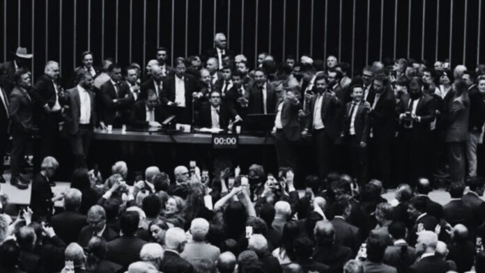 ?o-papel-do-congresso-e-a-politica-de-narrativas-no-brasil