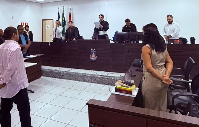 seguranca-maxima-em-juri-popular-de-‘uilian-da-12’-condenado-a-19-anos:-36-policiais-militares-reforcam-forum-em-meio-a-suspeita-de-plano-de-fuga