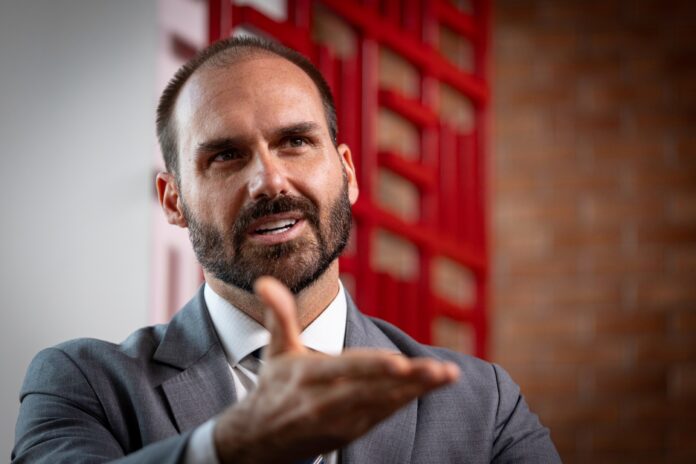 tcu-pede-que-camara-investigue-gastos-de-eduardo-bolsonaro-nos-eua