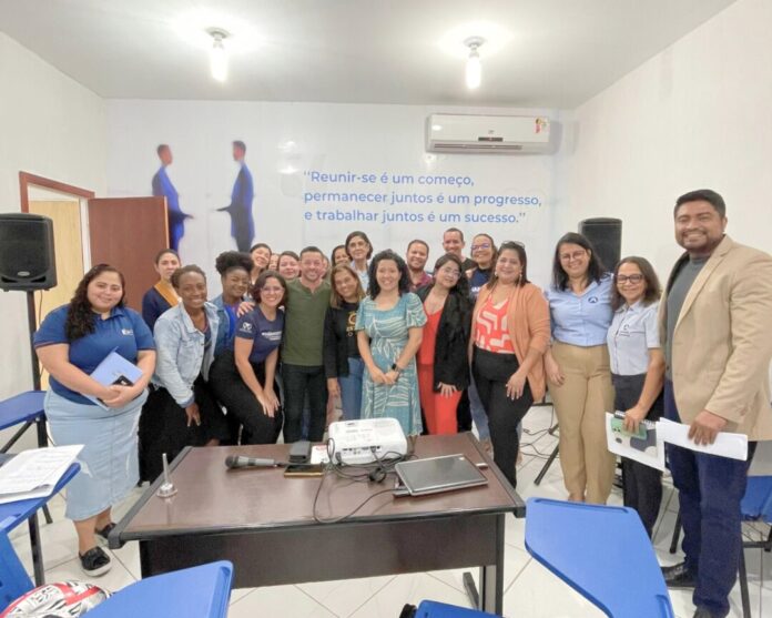 educacao:-alinhamento-do-sistema-presenca-reune-escolas-estaduais-e-particulares-em-teixeira-de-freitas
