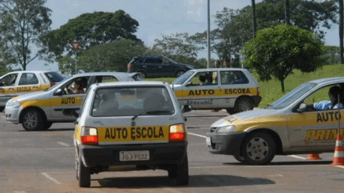 cnh-sem-precisar-da-autoescola?-entenda-como-deve-funcionar-mudanca