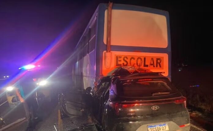 acidente-com-onibus-de-romeiros-que-voltavam-da-lapa-deixa-motorista-em-estado-grave