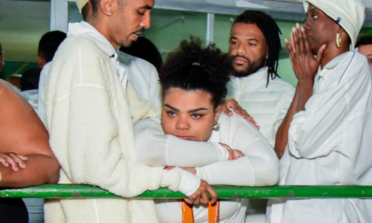 filha-de-arlindo-cruz-cai-no-choro-ao-lembrar-ultimos-momentos-do-pai