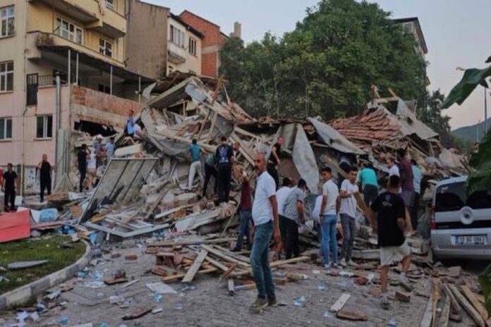 terremoto-de-magnitude-6,1-deixa-um-homem-morto-na-turquia