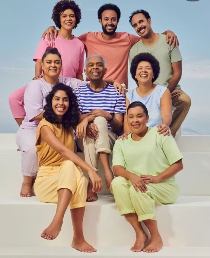 gilberto-gil-publica-homenagem-de-dia-dos-pais-com-foto-ao-lado-de-preta;-confira