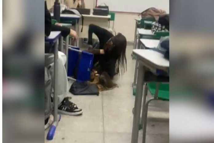 “olha-a-minha-cara!-vou-acabar-com-ela”,-disse-aluna-apos-tesourada
