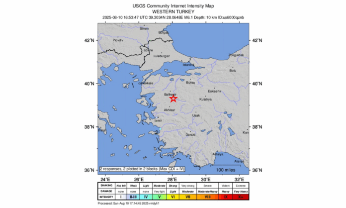 terremoto-de-magnitude-6,1-atinge-a-turquia-e-causa-desabamento-de-predios