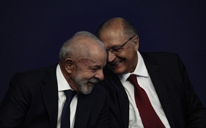 lula-se-reune-com-alckmin-para-tratar-pacote-de-medidas-a-setores-afetados-pelas-tarifas