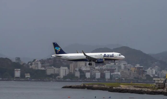 azul-vai-deixar-de-fazer-voos-em-13-cidades-e-mais-de-50-rotas