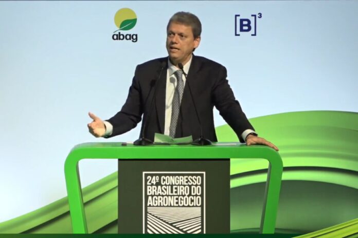 em-evento-do-agronegocio,-tarcisio-cobra-telefonema-de-lula-a-trump