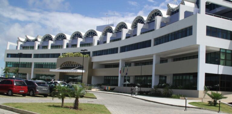 dinheiro,-camaroes,-cortinas-e-procedimentos-esteticos-faziam-parte-de-pagamentos-em-esquema-de-corrupcao-no-inema