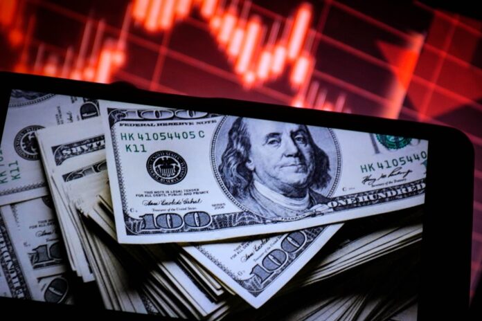 dolar-fica-abaixo-de-r$-5,40,-o-menor-valor-em-mais-de-um-ano