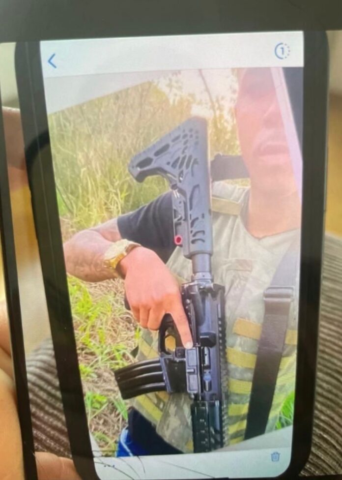 homem-que-exibia-armas-nas-redes-sociais-morre-em-acao-da-policia-em-porto-seguro