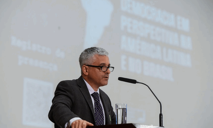 no-senado,-steven-levitsky-elogia-stf-na-defesa-da-democracia-brasileira