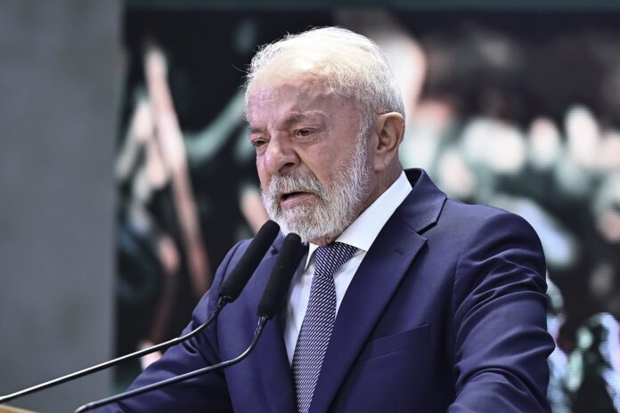 lula-assina-mp-em-resposta-ao-tarifaco-de-trump