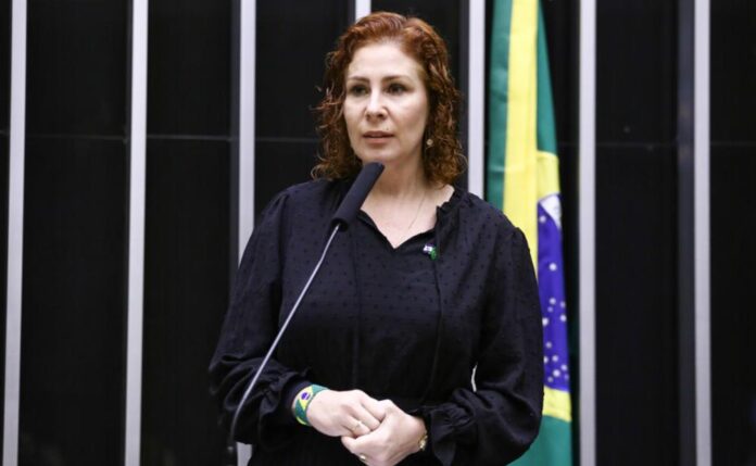 advogado-de-zambelli-analisa-audiencia-com-a-justica-italiana-e-comenta-estado-de-saude-da-deputada:-‘ela-esta-fraca’