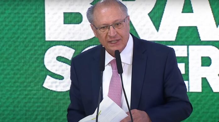 alckmin-diz-que-tarifaco-de-trump-nao-se-justifica-e-anuncia-ampliacao-do-programa-reintegra