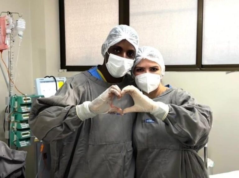 casal-de-feira-de-santana-salva-passageiro-durante-voo-para-espanha