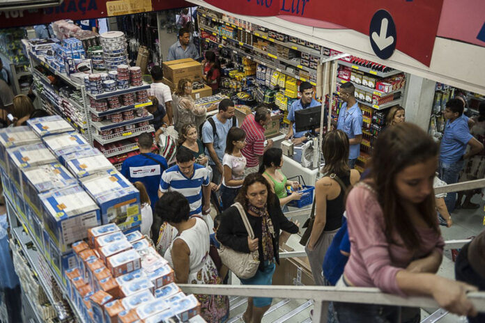 varejo-esta-em-nivel-9,3%-acima-do-pre-pandemia,-aponta-ibge