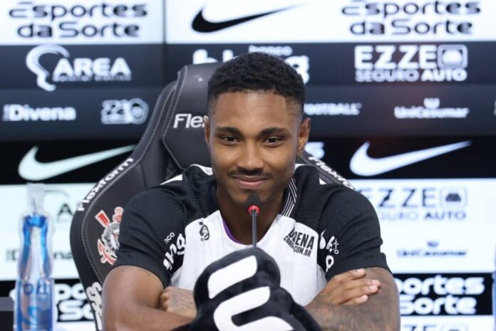 vitinho-e-apresentado-no-corinthians-e-pede-tempo-para-estrear:-‘estou-ha-dois-meses-sem-jogar’