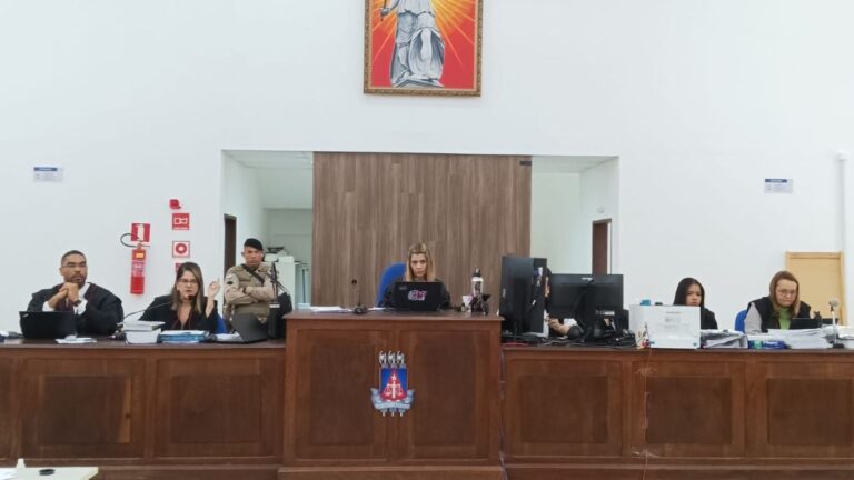 juri-de-policial-acusado-de-matar-dono-de-lava-jato-em-feira-e-adiado-por-suspeita-de-falso-testemunho