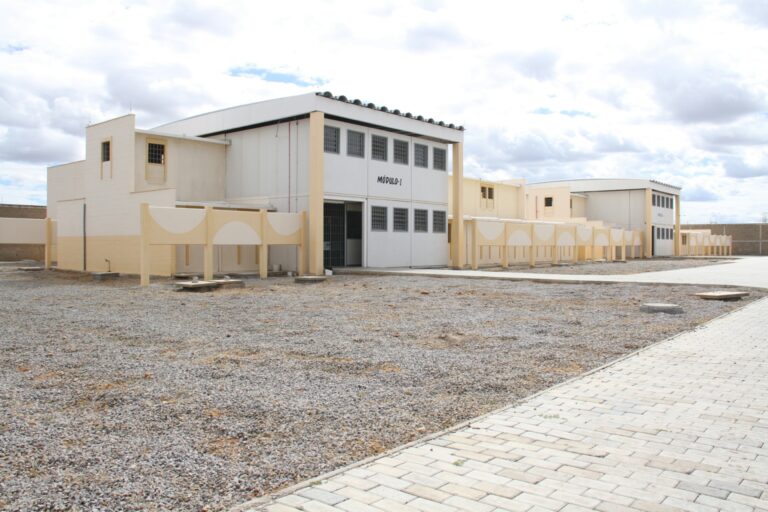 mulher-e-presa-ao-tentar-entrar-com-drogas-escondidas-nas-partes-intimas-em-presidio-baiano