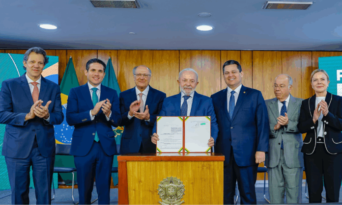 lula-cobra-regulamentacao-de-lei-que-cria-a-politica-nacional-de-economia-solidaria