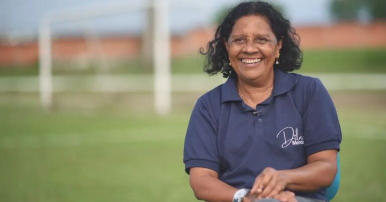jornal-britanico-destaca-jornada-da-treinadora-baiana-dilma-mendes:-“iconica-tecnica-brasileira”