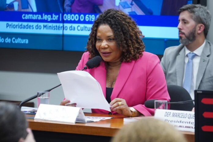 margareth-menezes-enaltece-a-arena-a-tarde:-“esta-de-parabens”