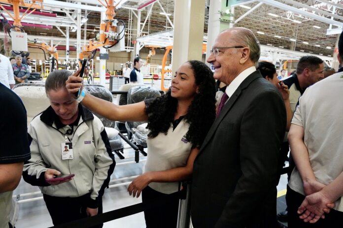 alckmin-diz-que-fazer-comercio-com-a-china-nao-e-incompativel-com-continuidade-do-dialogo-com-os-eua