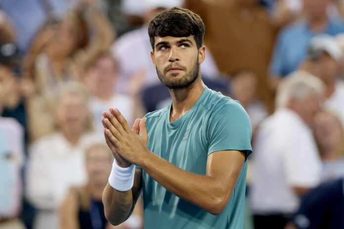 alcaraz-derrota-zverev-e-enfrentara-sinner-na-final-do-masters-1000-de-cincinnati