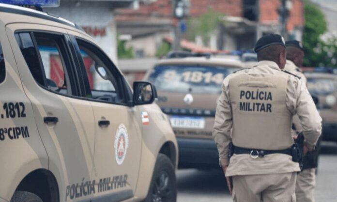 homem-e-preso-ao-tentar-roubar-celular-em-bairro-de-salvador