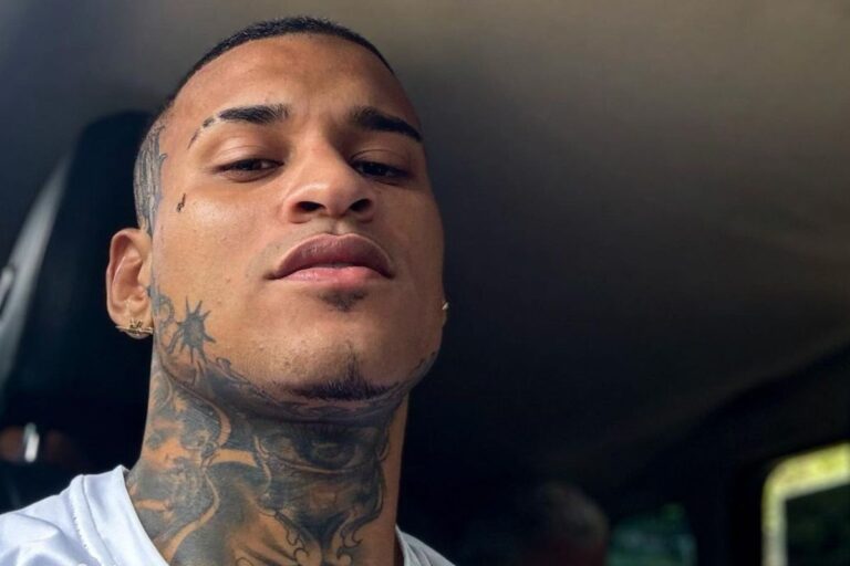 porsche-do-cantor-anderson-neiff-bate-contra-poste-em-acidente;-foto