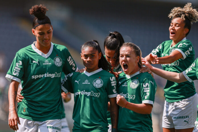 brasileirao-feminino:-palmeiras-faz-3-a-0-no-flamengo-e-avanca-para-a-semifinal