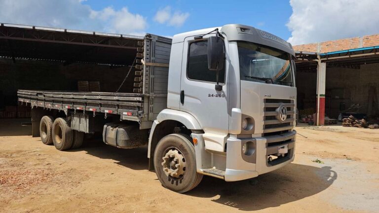 caminhao-que-havia-sido-furtado-e-recuperado-pela-pm-em-jequie