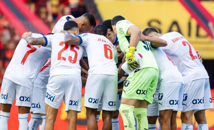 bahia:-meio-campista-treina-normalmente-e-volta-a-ser-opcao-para-ceni